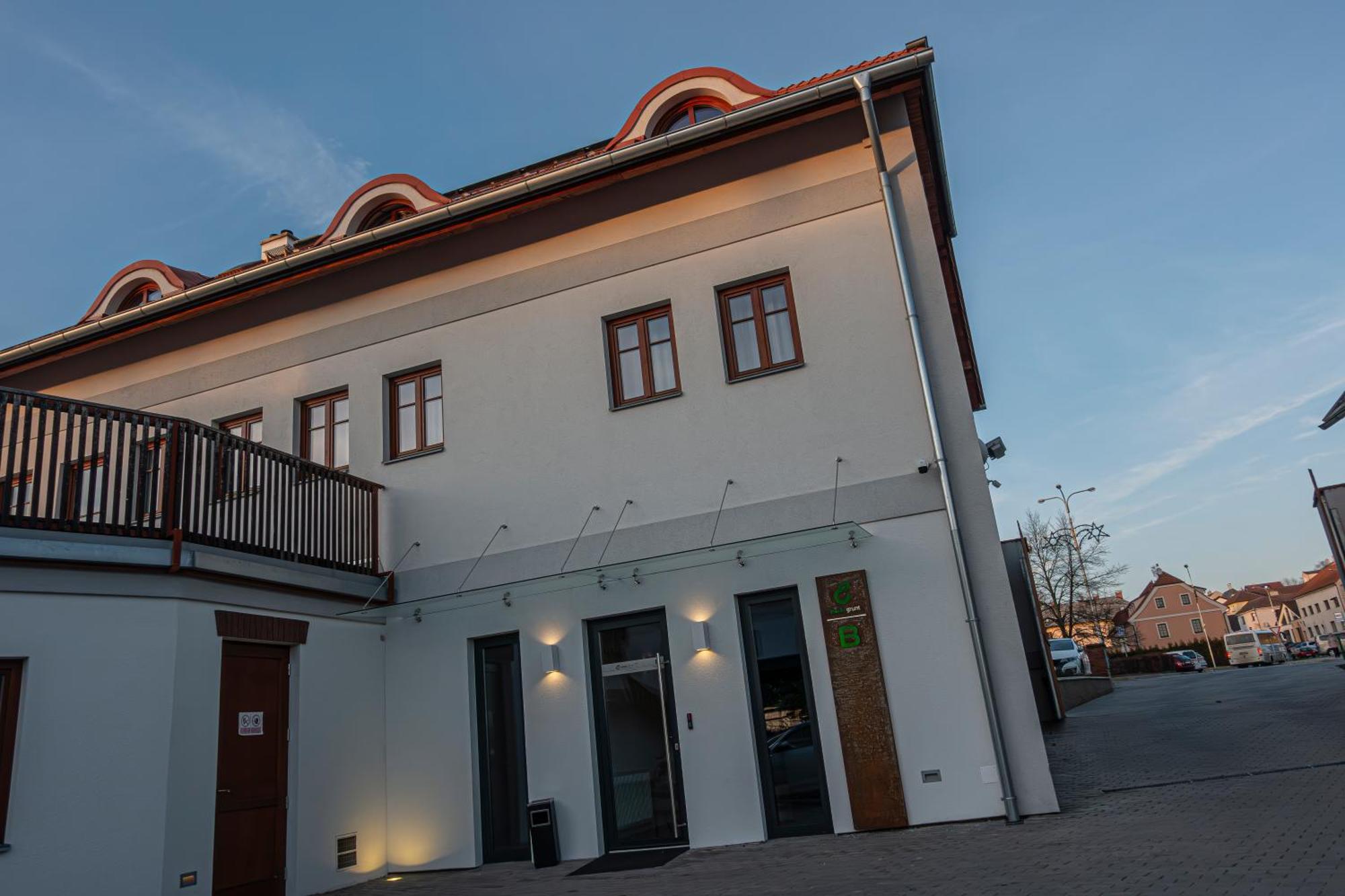 Hotel Grunt Mlada Boleslav Exterior photo
